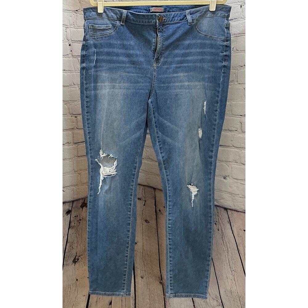 Refuge Women’s High-Rise Medium Wash Distressed Jeggings (Size 22)
